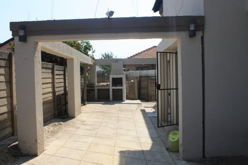 4 Bedroom Property for Sale in Olievenhoutbosch Gauteng
