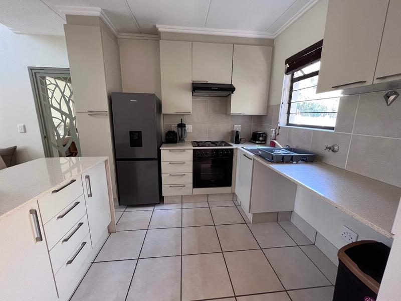 To Let 1 Bedroom Property for Rent in Bryanston Gauteng