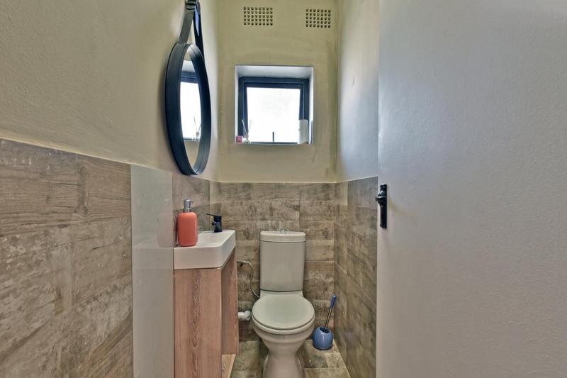 3 Bedroom Property for Sale in Sunnyridge Gauteng