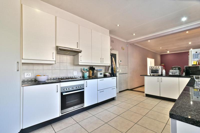 3 Bedroom Property for Sale in Weltevreden Park Gauteng