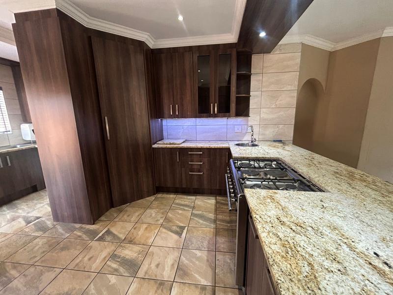 To Let 5 Bedroom Property for Rent in Wingate Park Gauteng