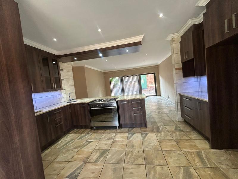 To Let 5 Bedroom Property for Rent in Wingate Park Gauteng