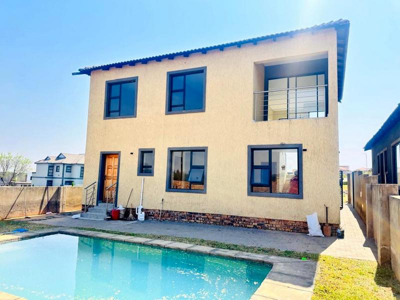3 Bedroom Property for Sale in Wildtuinpark Gauteng
