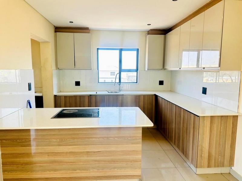 3 Bedroom Property for Sale in Wildtuinpark Gauteng
