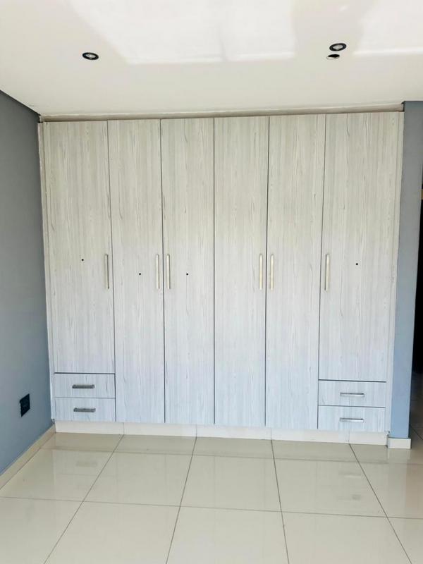 3 Bedroom Property for Sale in Wildtuinpark Gauteng