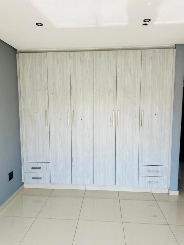 3 Bedroom Property for Sale in Wildtuinpark Gauteng