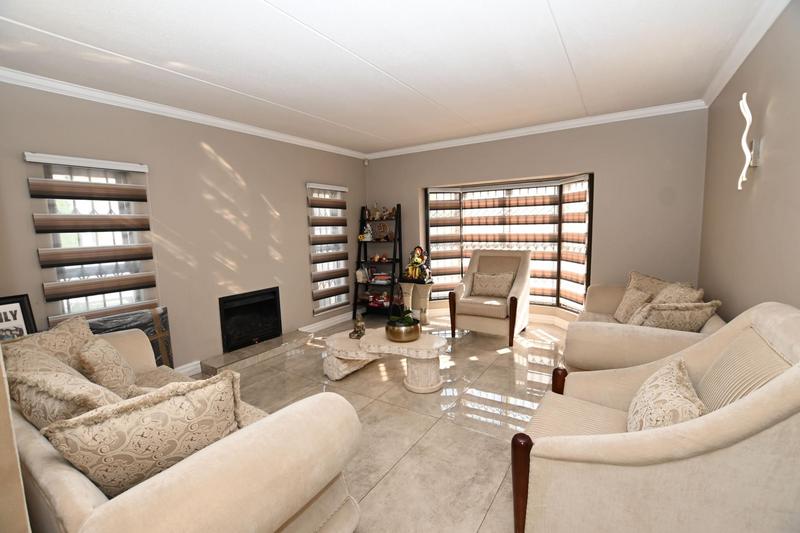 4 Bedroom Property for Sale in Lonehill Gauteng