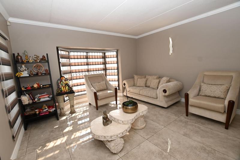 4 Bedroom Property for Sale in Lonehill Gauteng