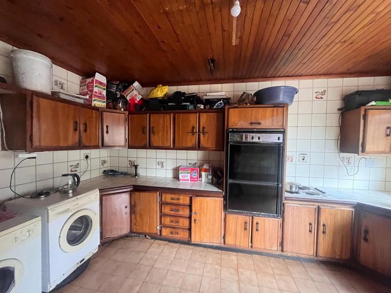 7 Bedroom Property for Sale in Bezuidenhout Valley Gauteng