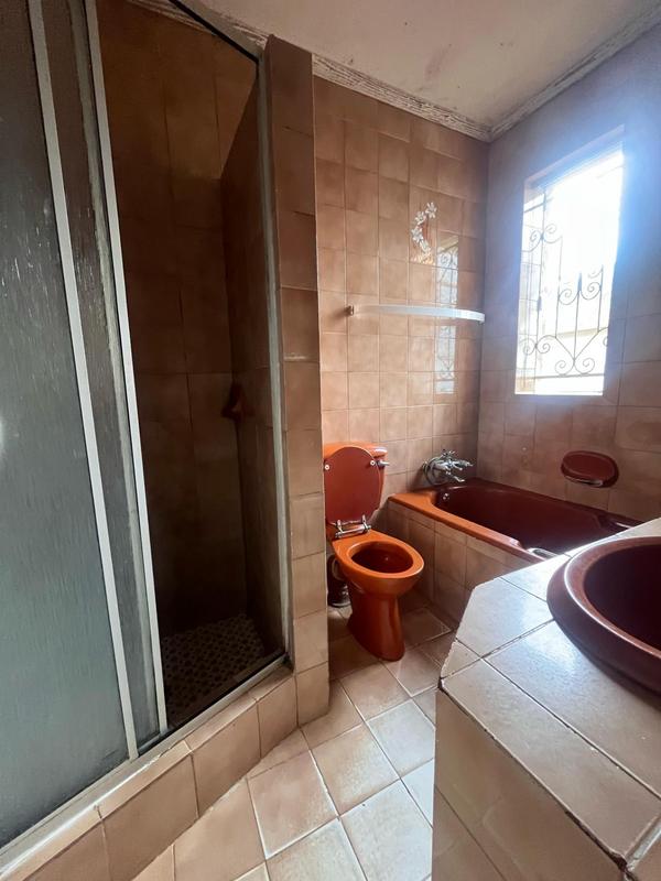 7 Bedroom Property for Sale in Bezuidenhout Valley Gauteng