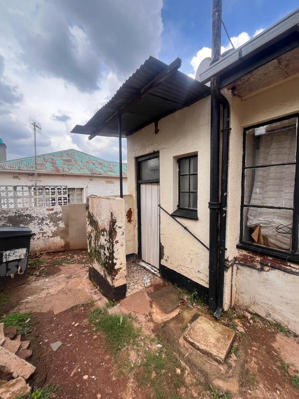 7 Bedroom Property for Sale in Bezuidenhout Valley Gauteng