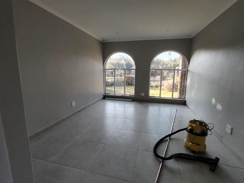 To Let 3 Bedroom Property for Rent in Wierda Park Gauteng