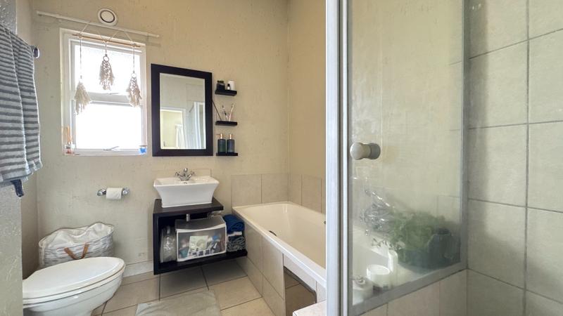 To Let 2 Bedroom Property for Rent in Pineslopes Gauteng
