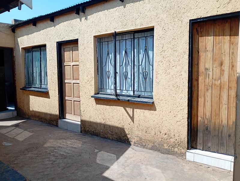 2 Bedroom Property for Sale in Protea Glen Gauteng