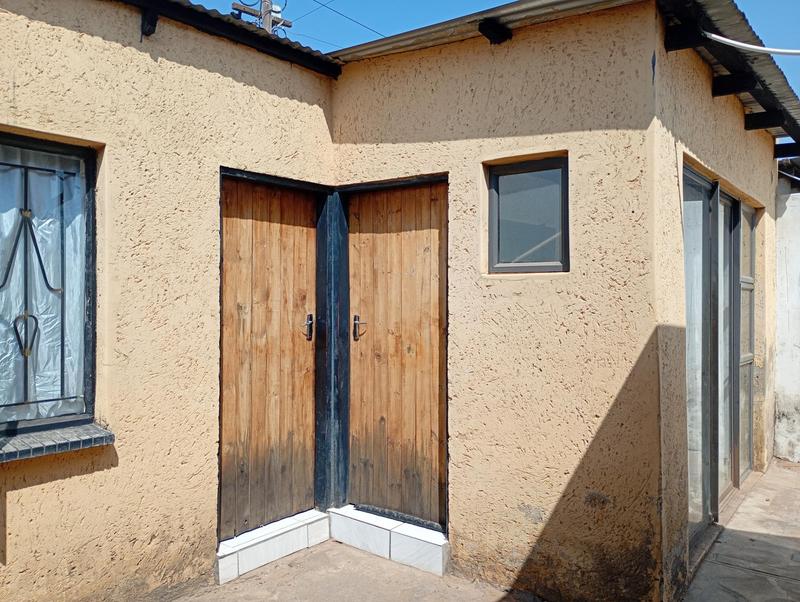 2 Bedroom Property for Sale in Protea Glen Gauteng