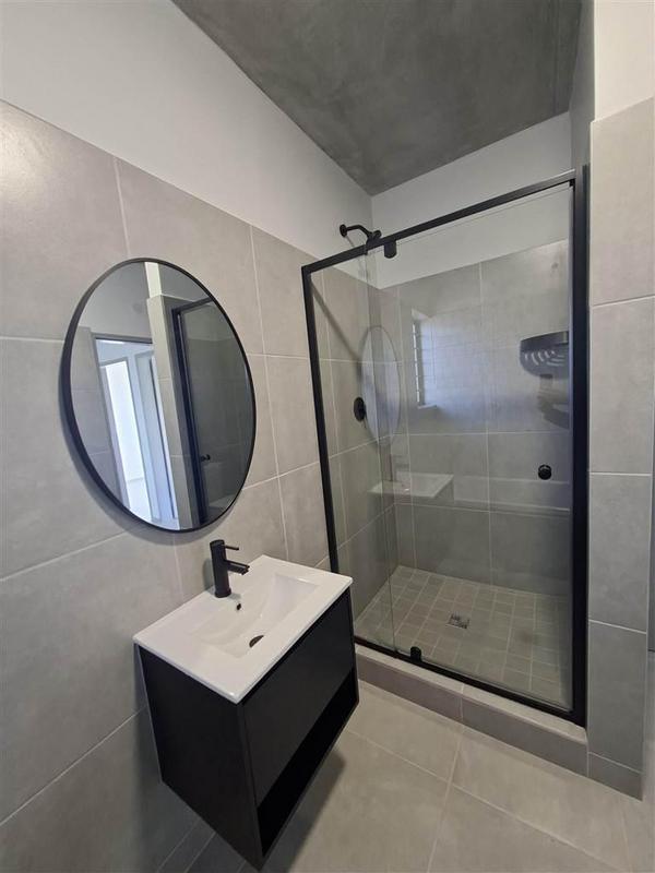 2 Bedroom Property for Sale in Waterkloof Ridge Gauteng