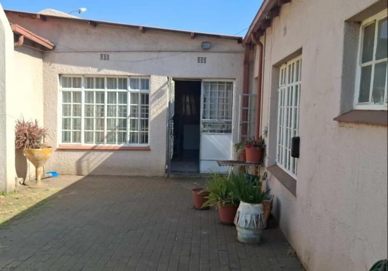 3 Bedroom Property for Sale in Verwoerdpark Gauteng