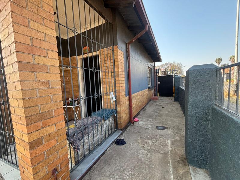 2 Bedroom Property for Sale in Newlands Gauteng