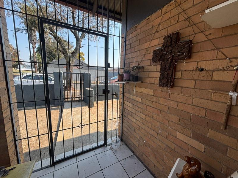 2 Bedroom Property for Sale in Newlands Gauteng