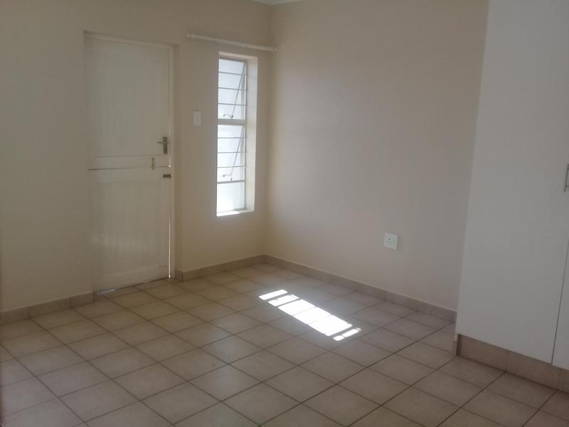 To Let 1 Bedroom Property for Rent in Buccleuch Gauteng