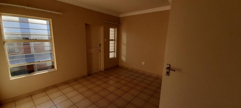 To Let 1 Bedroom Property for Rent in Buccleuch Gauteng