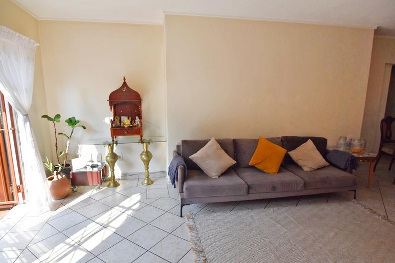 2 Bedroom Property for Sale in Atholl Gardens Gauteng