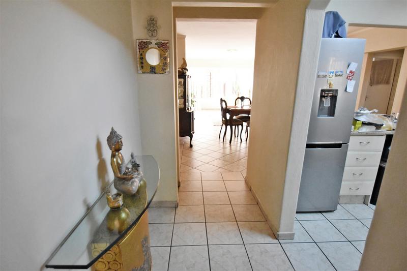 2 Bedroom Property for Sale in Atholl Gardens Gauteng