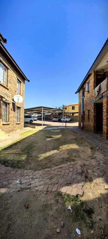 2 Bedroom Property for Sale in Olievenhoutbosch Gauteng