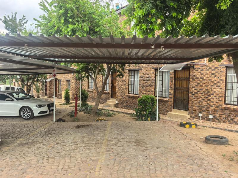 2 Bedroom Property for Sale in Olievenhoutbosch Gauteng