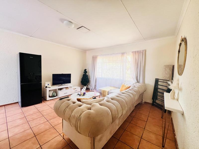 3 Bedroom Property for Sale in Die Hoewes Gauteng