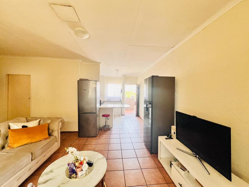 3 Bedroom Property for Sale in Die Hoewes Gauteng