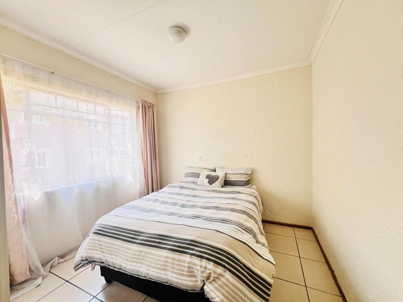 3 Bedroom Property for Sale in Die Hoewes Gauteng
