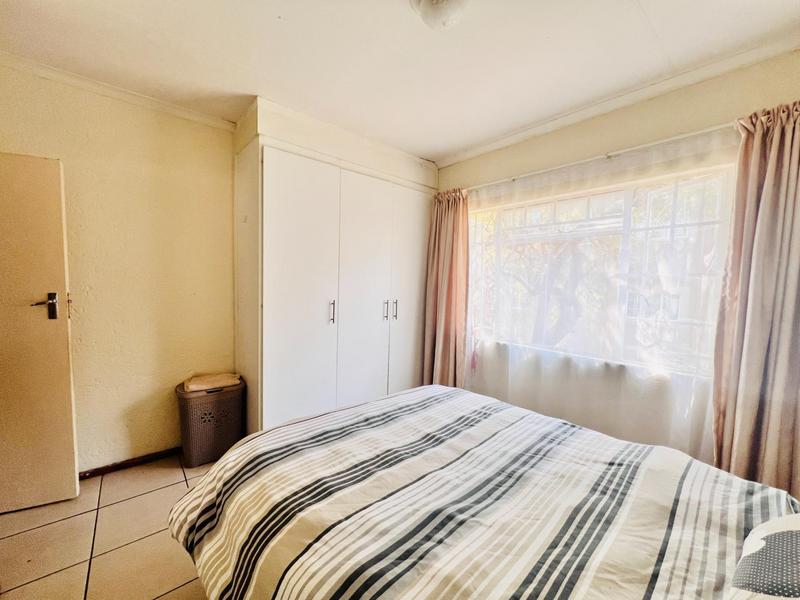 3 Bedroom Property for Sale in Die Hoewes Gauteng