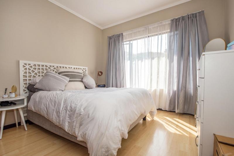 1 Bedroom Property for Sale in Bedfordview Gauteng