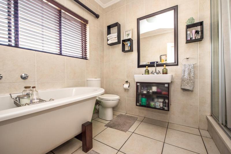 1 Bedroom Property for Sale in Bedfordview Gauteng
