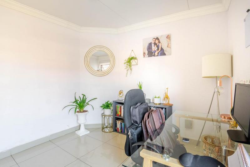 4 Bedroom Property for Sale in Van Riebeeck Park Gauteng