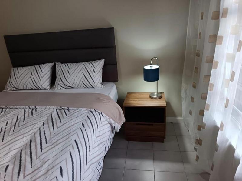 To Let 1 Bedroom Property for Rent in Cyrildene Gauteng