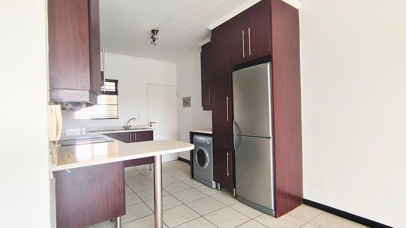 To Let 2 Bedroom Property for Rent in Greenstone Hill Gauteng