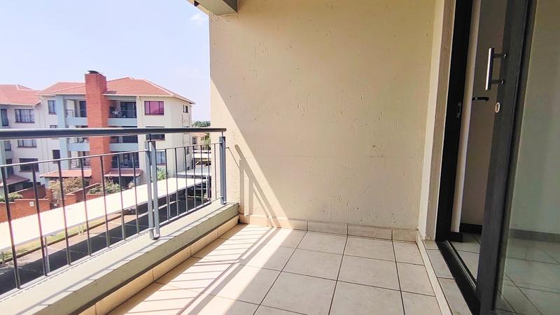 To Let 2 Bedroom Property for Rent in Greenstone Hill Gauteng