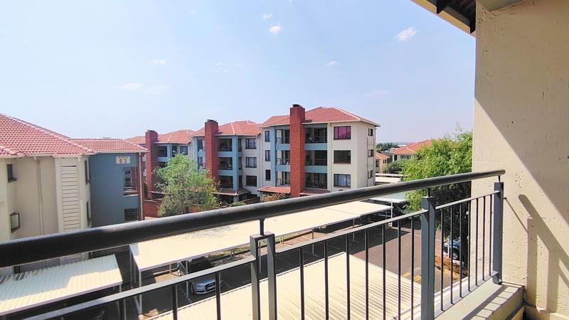 To Let 2 Bedroom Property for Rent in Greenstone Hill Gauteng