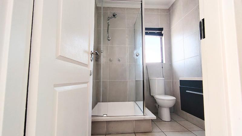 To Let 2 Bedroom Property for Rent in Greenstone Hill Gauteng