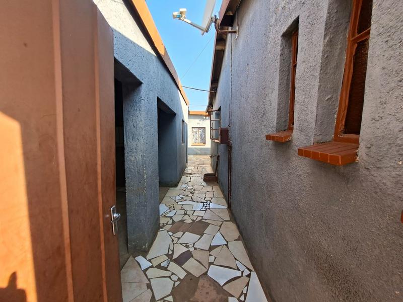 2 Bedroom Property for Sale in Dobsonville Gauteng