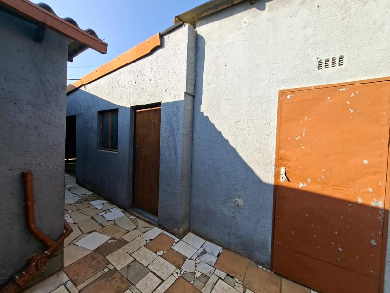2 Bedroom Property for Sale in Dobsonville Gauteng