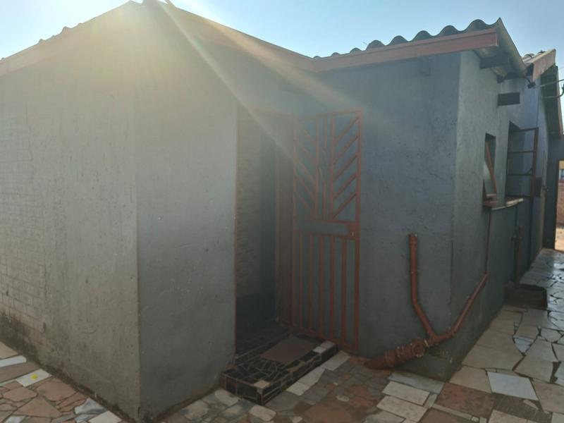 2 Bedroom Property for Sale in Dobsonville Gauteng