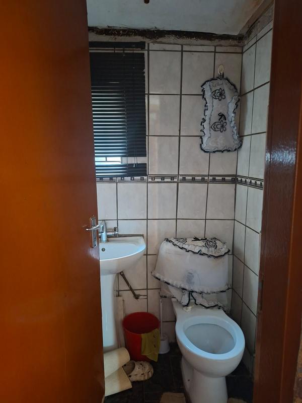 2 Bedroom Property for Sale in Dobsonville Gauteng