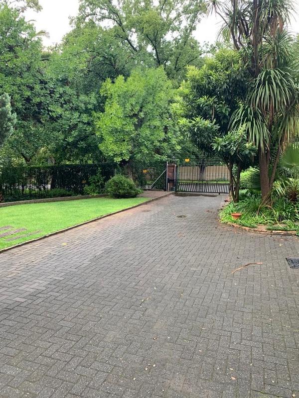 4 Bedroom Property for Sale in Peacehaven Gauteng