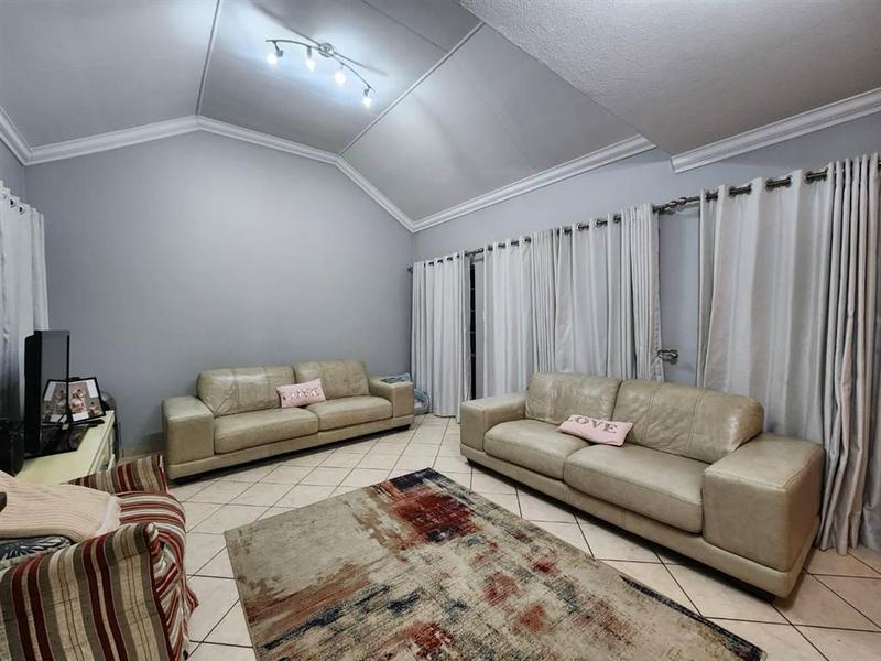To Let 3 Bedroom Property for Rent in Olympus AH Gauteng