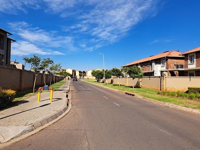 2 Bedroom Property for Sale in Stone Ridge Gauteng