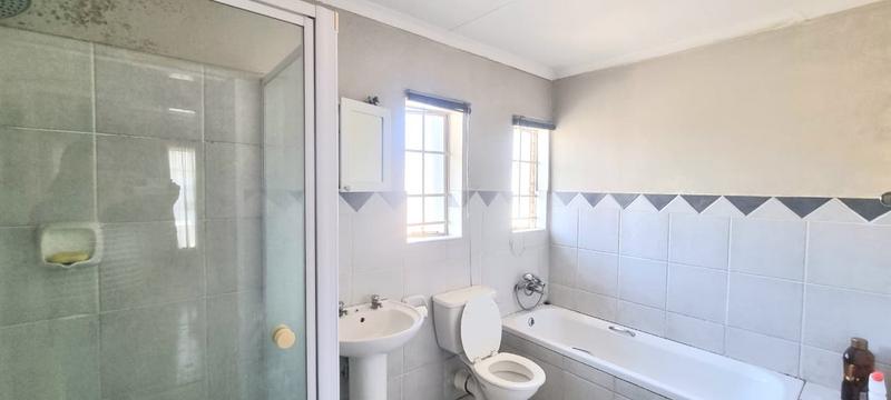 2 Bedroom Property for Sale in Amberfield Gauteng