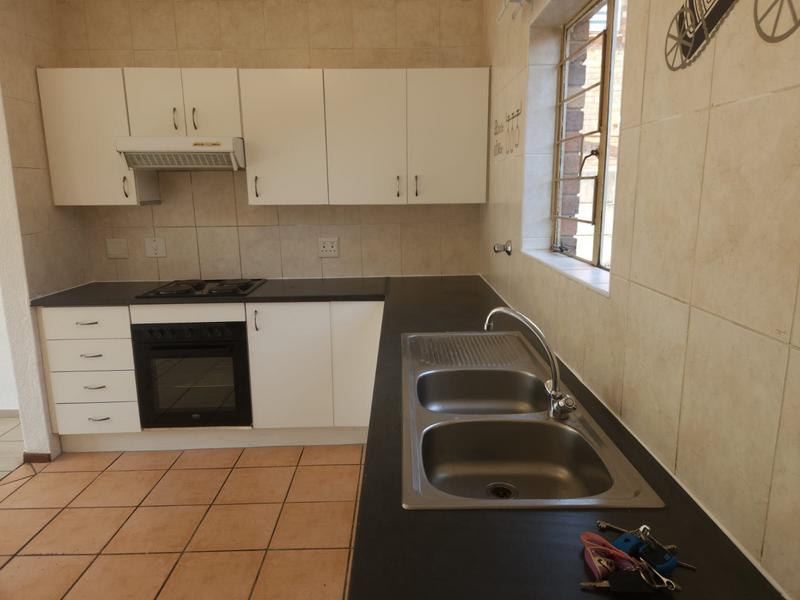 2 Bedroom Property for Sale in Florida Glen Gauteng
